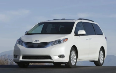 Đánh Giá Chi Tiết Xe Toyota Sienna 2011 Cũ