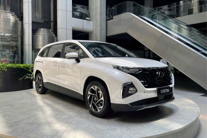 Hyundai Custin
