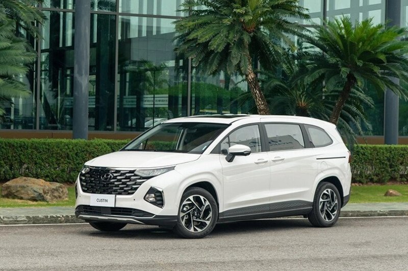 Hyundai Custin