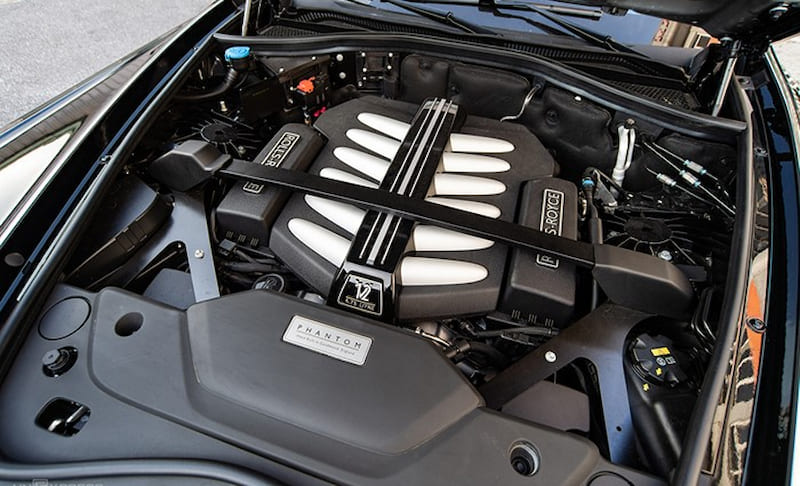 Hưởng thụ gì trên Rolls Royce Phantom 2022