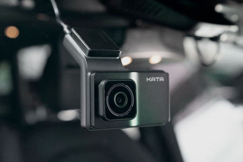 Camera hành trình giám sát mọi sự việc xảy ra, làm bằng chứng giao thông 