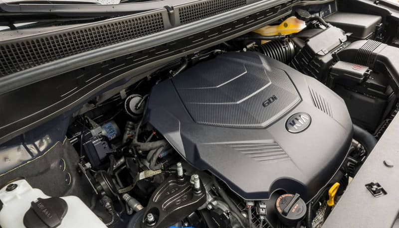 KIA Sedona 2024 có hai tuỳ chọn động cơ máy dầu và máy xăng cho khách hàng