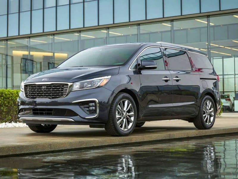 KIA Sedona sở hữu thiết kế sang trọng, thanh lịch nhưng không kém trẻ trung, năng động