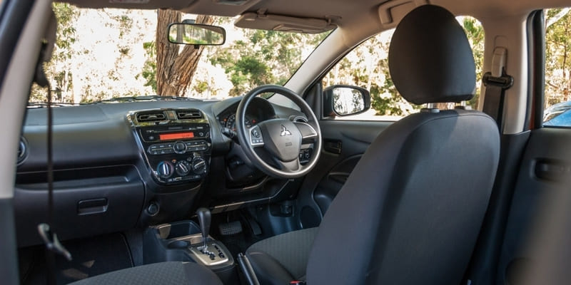 nội thất mitsubishi mirage 2016