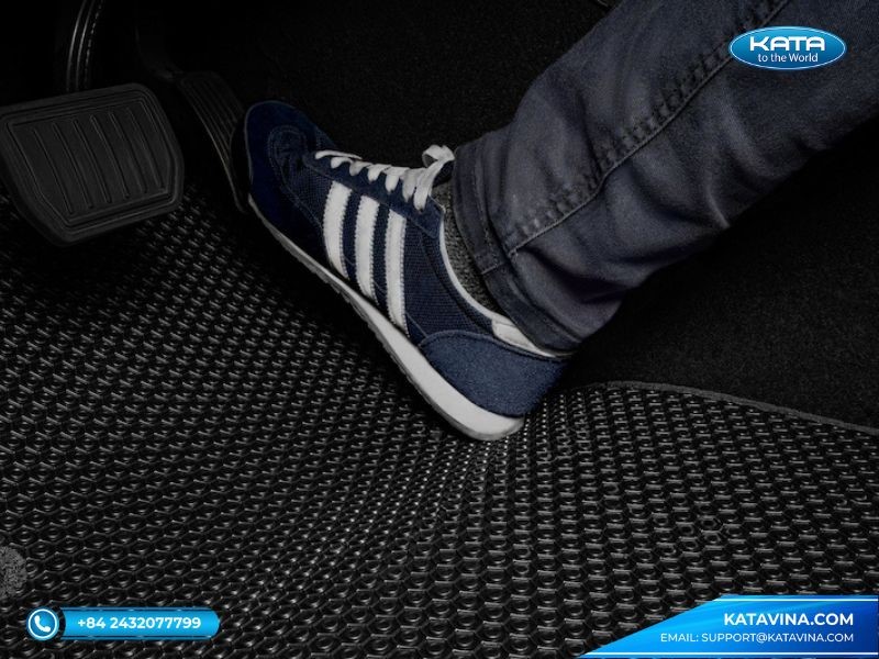 Thảm lót sàn KIA không mùi hôi, không ẩm mốc, không xê dịch