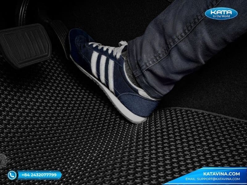 Thảm Nissan không bị xê dịch, trơn trượt khi lắp lên xe