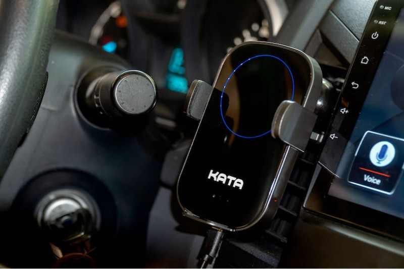 Giá đỡ, kẹp điện thoại cho ô tô Kia Cerato