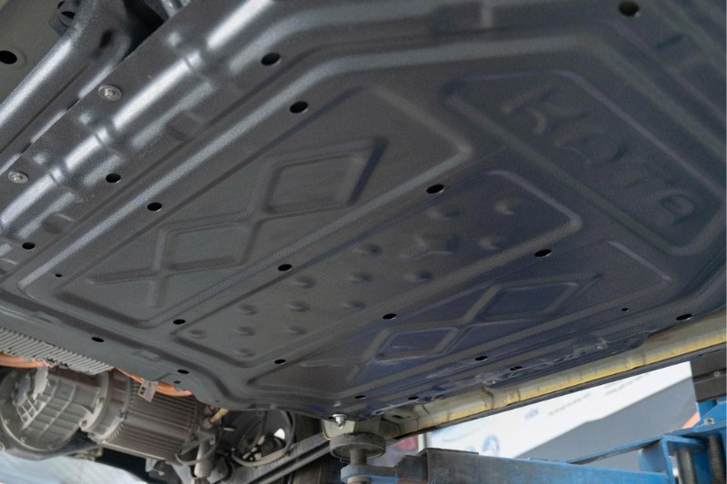 Giáp bảo vệ pin là phụ kiện quan trọng giúp tăng độ an toàn cho xe điện