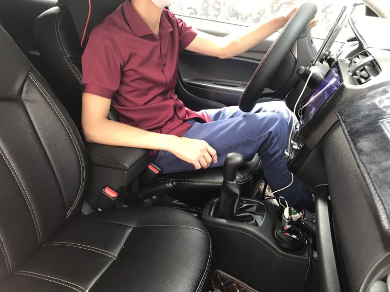Bệ tỳ tay xe hơi Mitsubishi Attrage