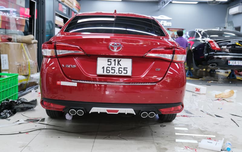 Lip chia pô xe Toyota Vios