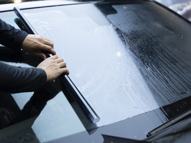 Dán phim cách nhiệt cho xe Rush