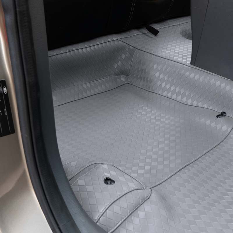 Phụ kiện thảm sàn da 360 cho xe Toyota Innova