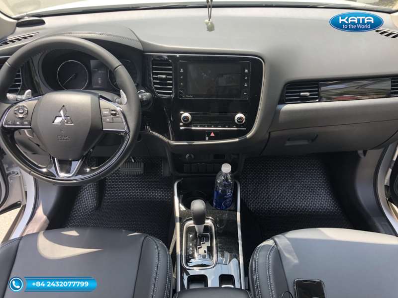 Thảm lót sàn ô tô Mitsubishi Outlander màu đen ghế hàng đầu