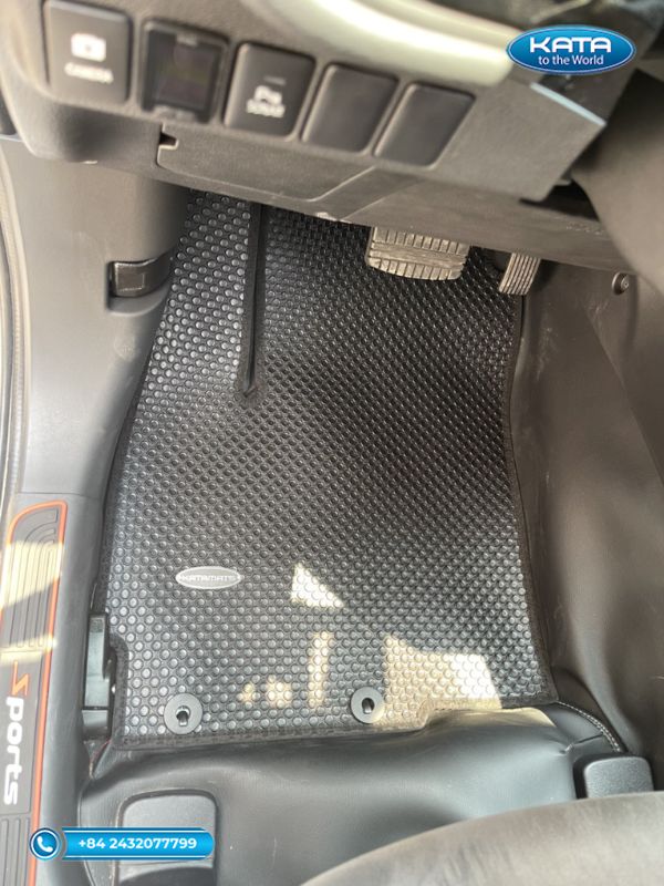 Thảm lót sàn ô tô Mitsubishi Outlander màu đen ghế hàng lái