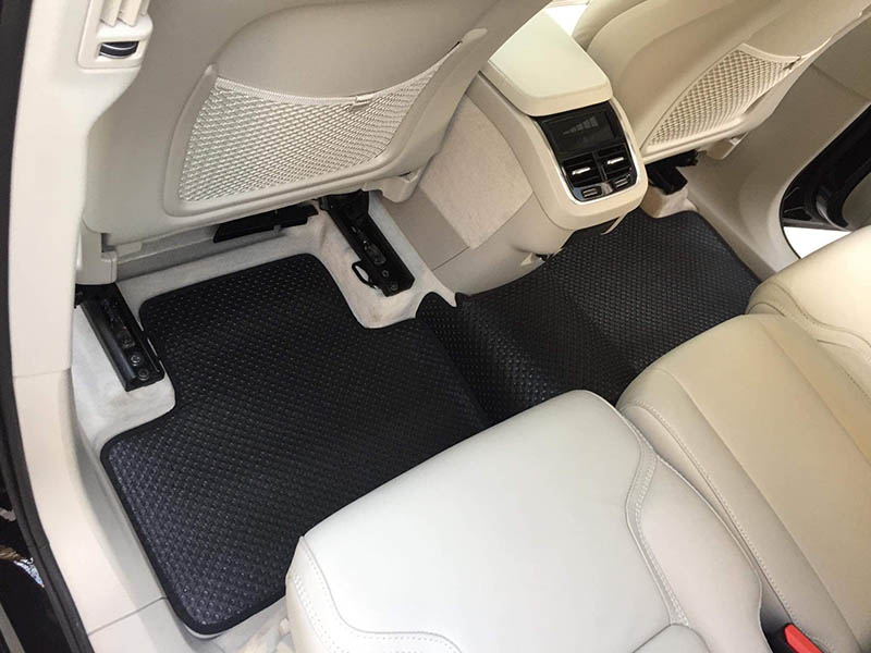 Volvo XC90 Inscription 2020làm từ nguyên liệu cao su tự nhiên