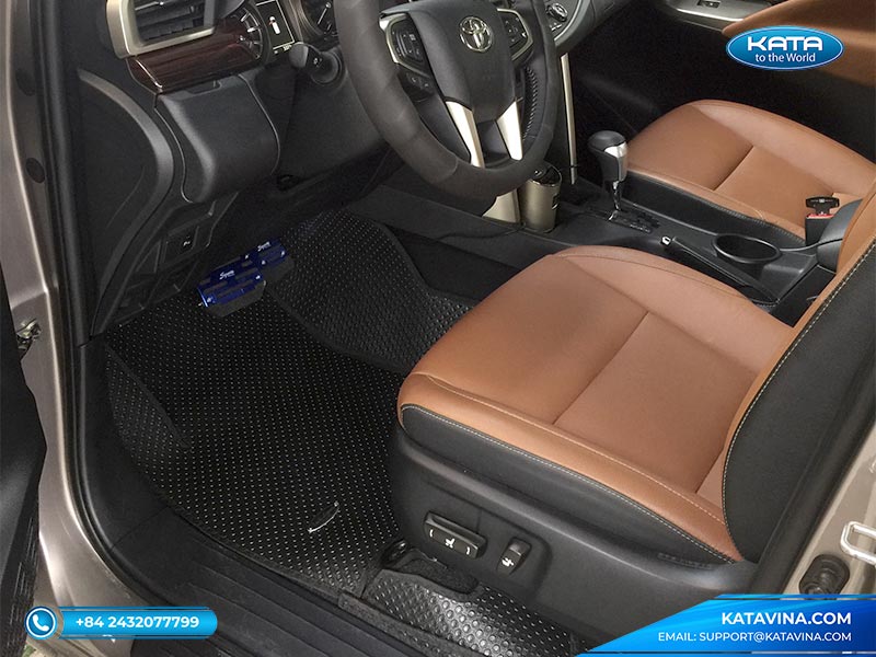 lót sàn xe hơi Toyota Innova full option của KATA