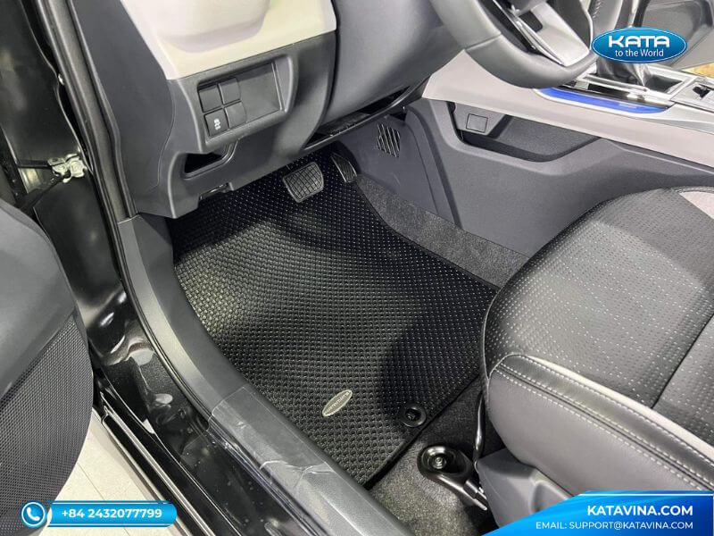 Thảm lót sàn ô tô Toyota Veloz Cross 1.5 CVT 2024 màu đen ghế lái 