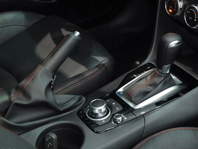 Thiết kế phanh tay của Mazda 6