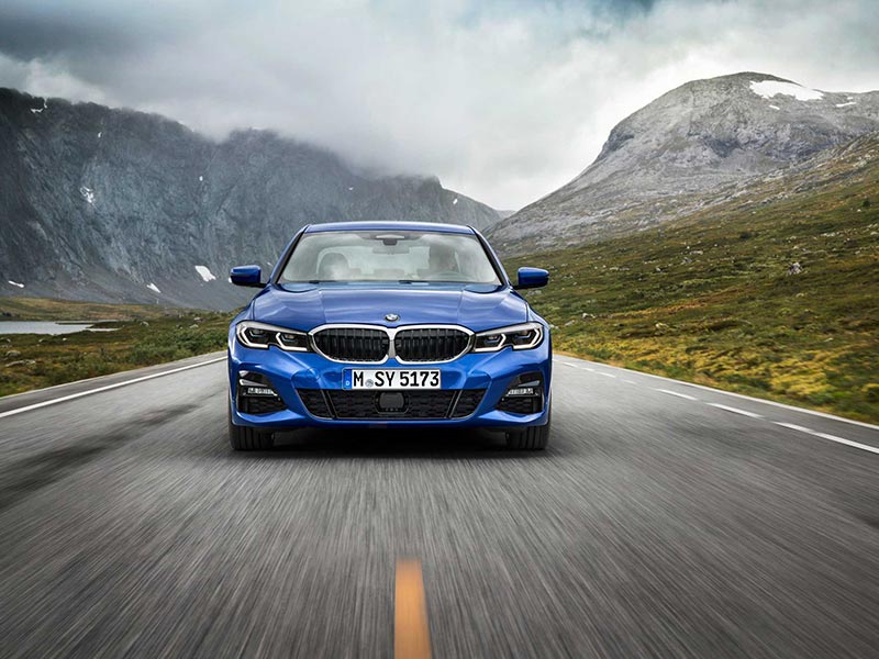 BMW 320i vận hành bền bỉ