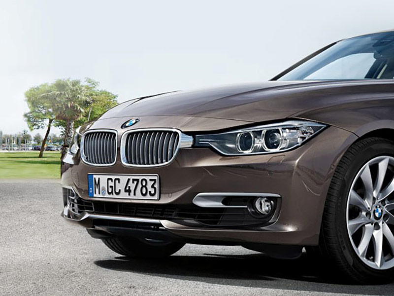 thiết kế đầu xe 320i