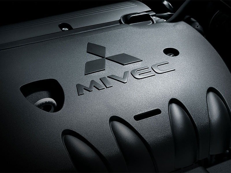 động cơ Mitsubishi Pajero Sport 2021