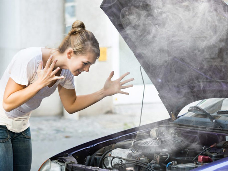 Động cơ bốc khói do quá nóng