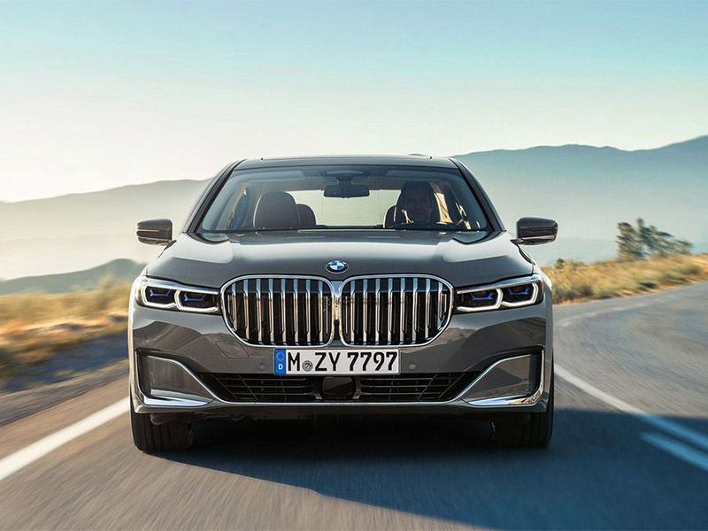 BMW là đối thủ của Mercedes