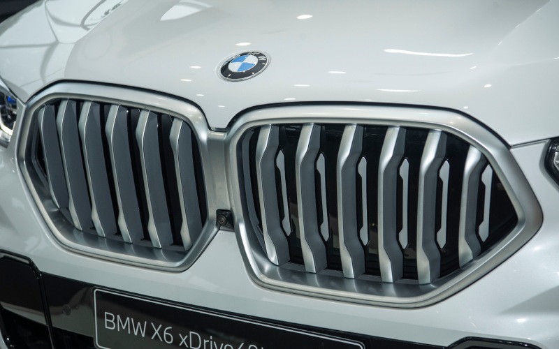 BMW X6 trang bị cụm đèn trước BMW Light Laser tiên tiến