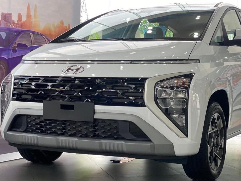 Đầu xe thiết kế mềm mại và đơn giản 