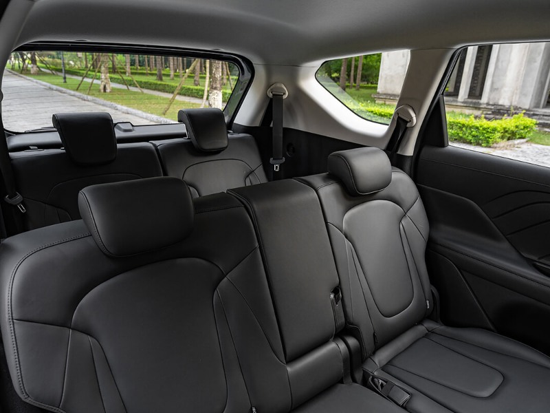 Hàng ghế hai của Hyundai Stargazer  