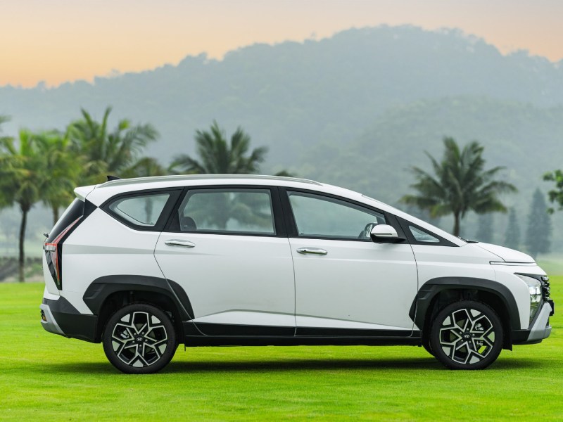 Thân xe Hyundai Stargazer có thiết kế tròn trịa và năng động