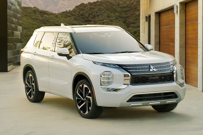 Mitsubishi Outlander có nhiều thay đổi nhẹ ở các phiên bản