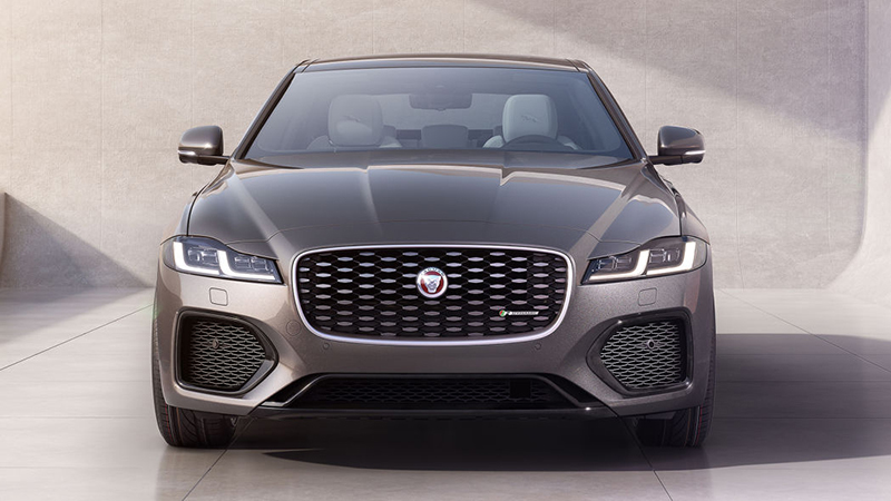 Đầu xe Jaguar XF 2021 sử dụng toàn bộ đèn LED để chiếu sáng