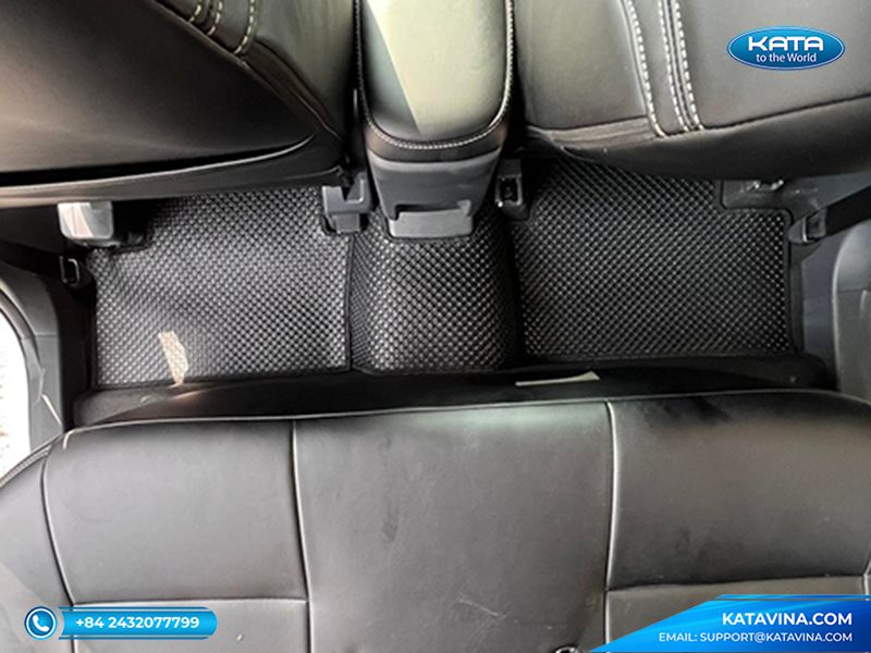 Lót sàn xe hơi Toyota bZ4X 2022 của KATA được làm từ PVC nguyên sinh 100%