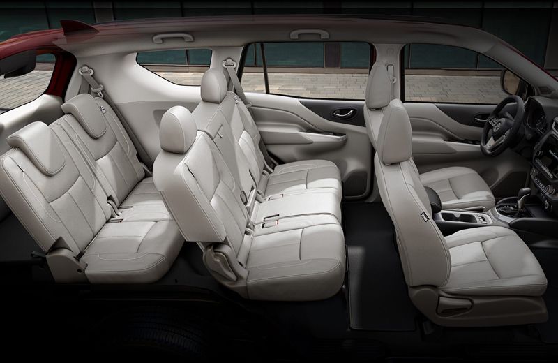 Nội thất xe Nissan Terra 2021 được trang bị khá ấn tượng