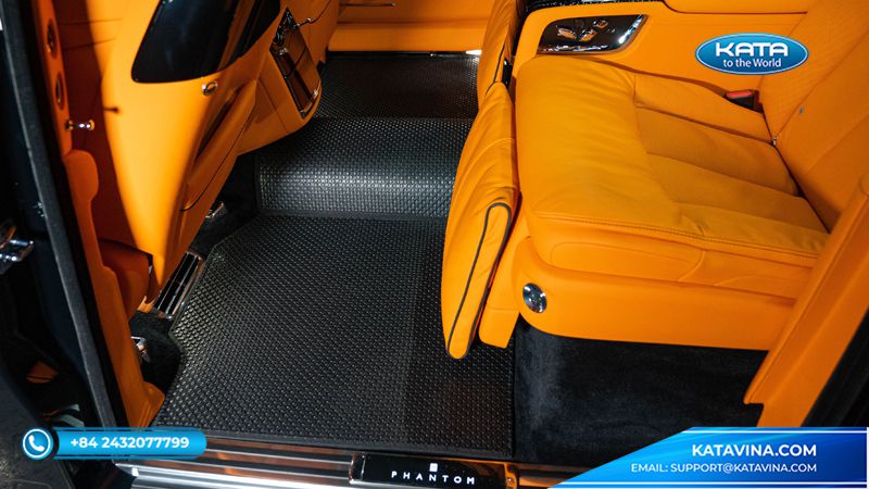 Nên ưu tiên những mẫu thảm vừa vặn với cấu tạo và kích thước sàn Rolls Royce Phantom 2022