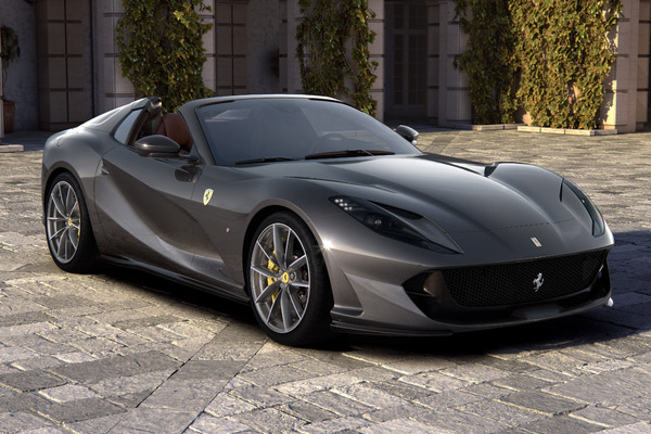 Ferrari 812 GTS là một thiết kế mui trần của chiếc Ferrari 812 Superfast 