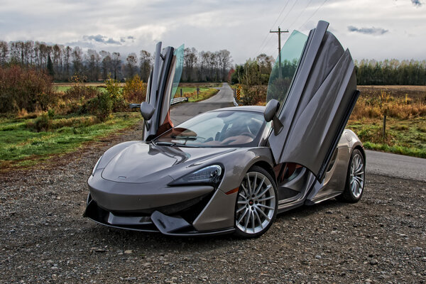 McLaren 570S GT với thiết kế sang trọng và đẳng cấp