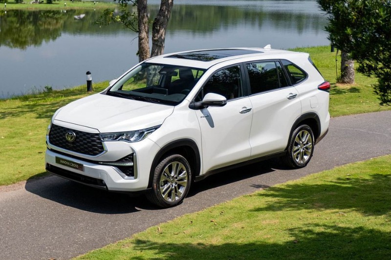 Toyota Innova Cross HEV
